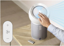 Hand reaching out to refocus airflow of Dyson Pure Cool Me™