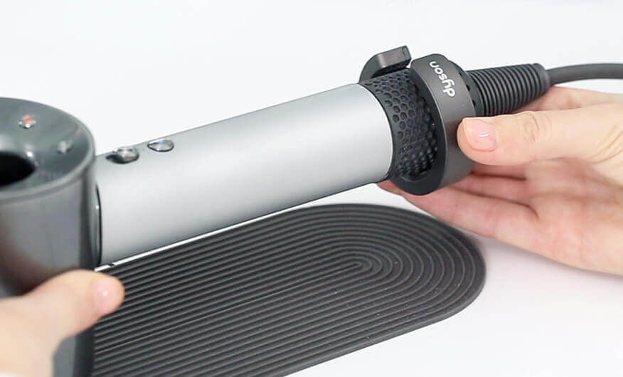 Le filtre du Dyson Supersonic™ a été repensé pour répondre aux exigences d'un environnement de salon.